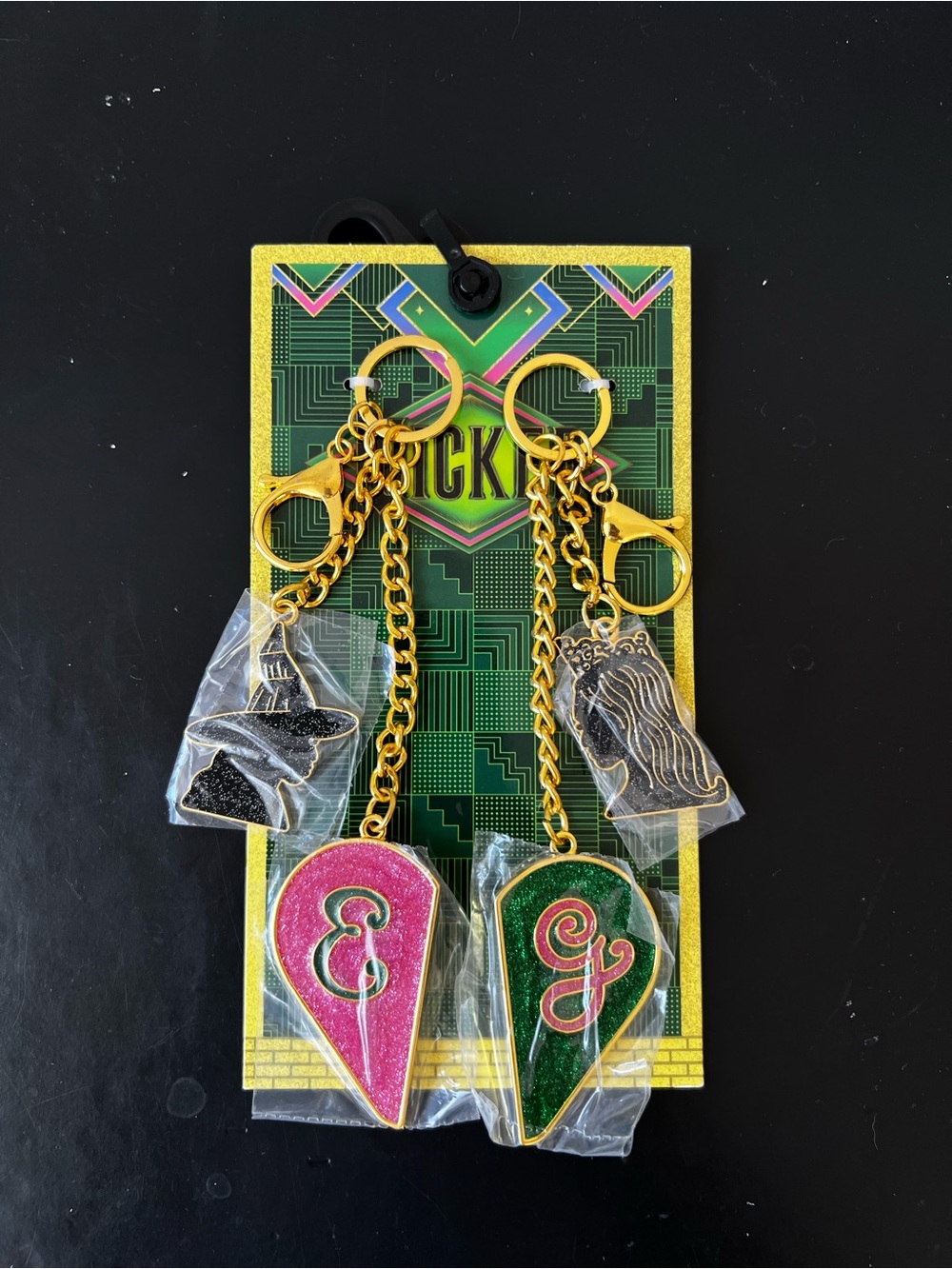 Wicked Glinda & Elphaba Magnetic Heart Bestie Keychain Set
